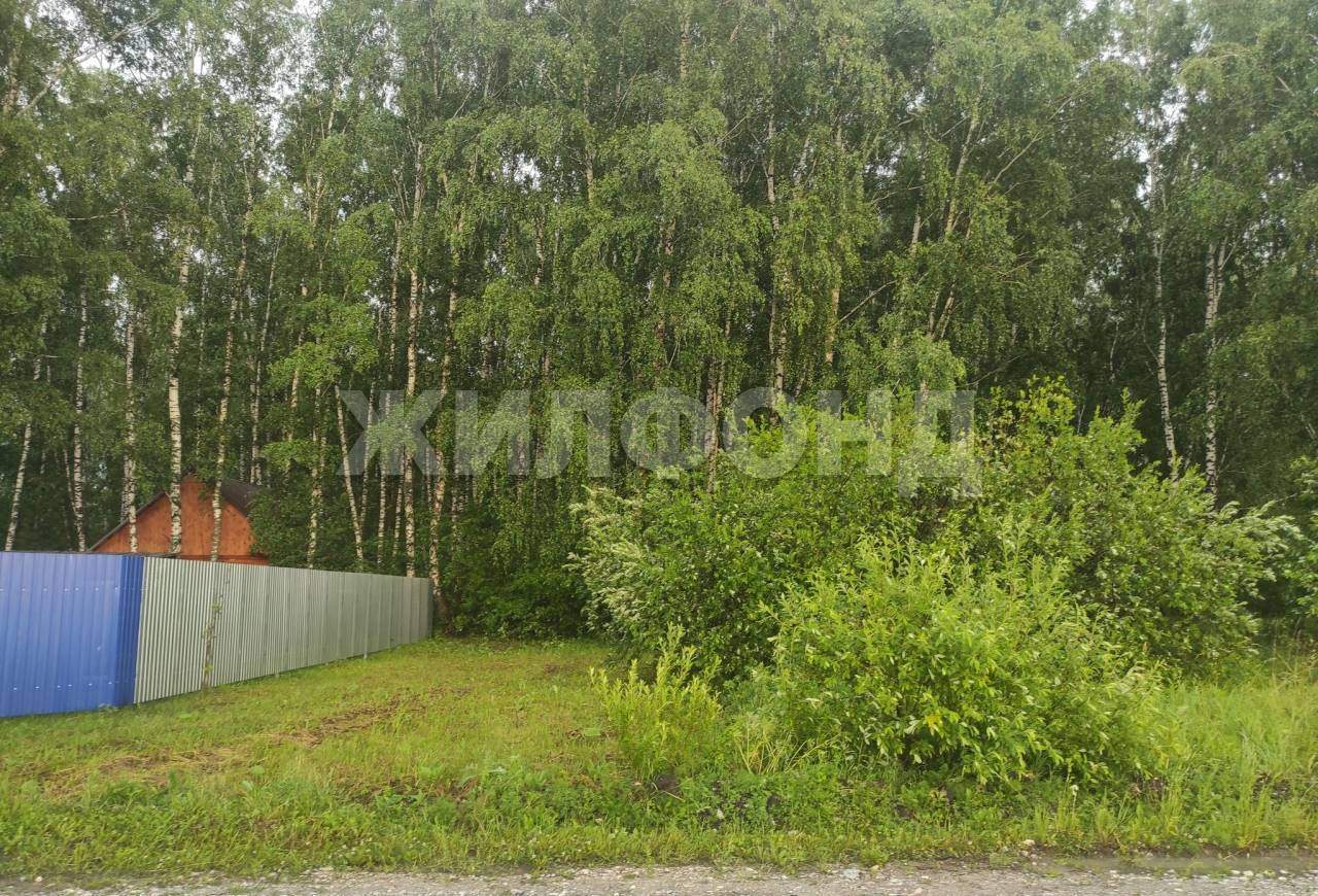 Продам земельный участок 800 м.кв.