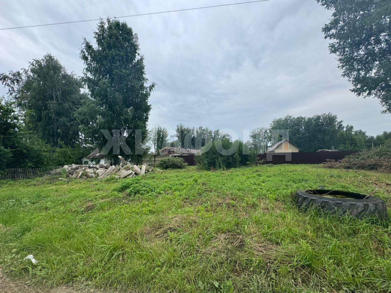 Продам земельный участок 1000 м.кв.