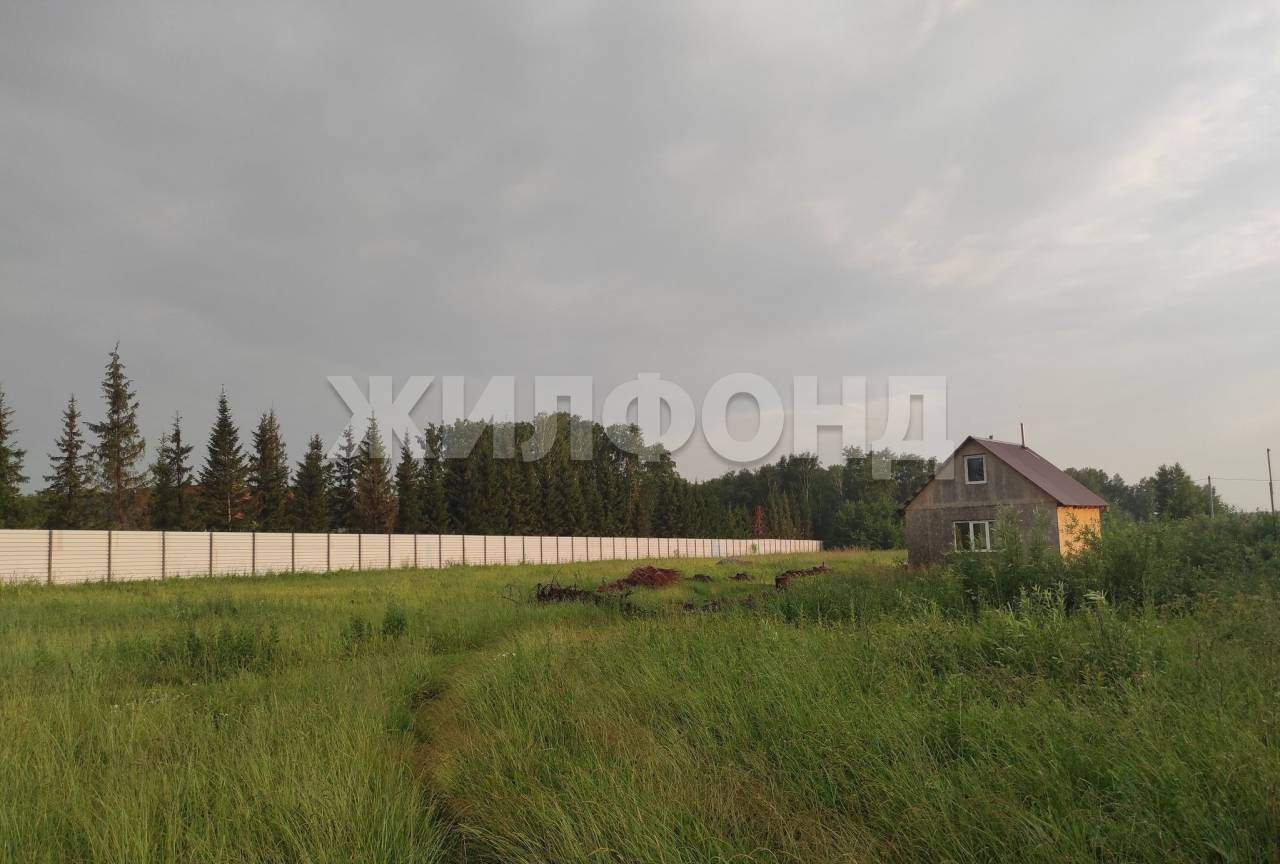 Продам земельный участок 800 м.кв.