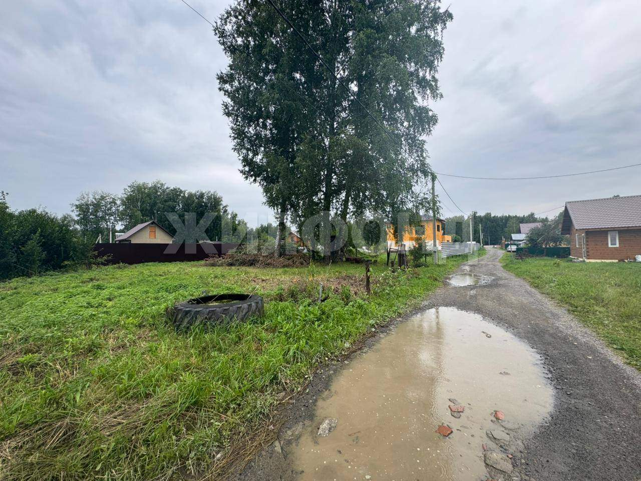 Продам земельный участок 1000 м.кв.