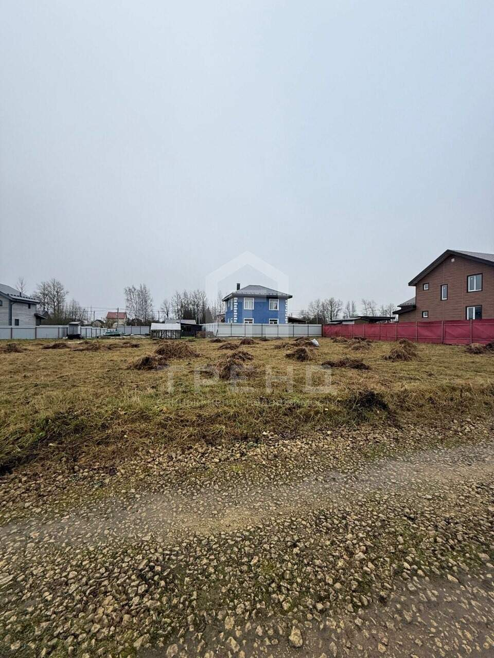 Продам земельный участок 600 м.кв.