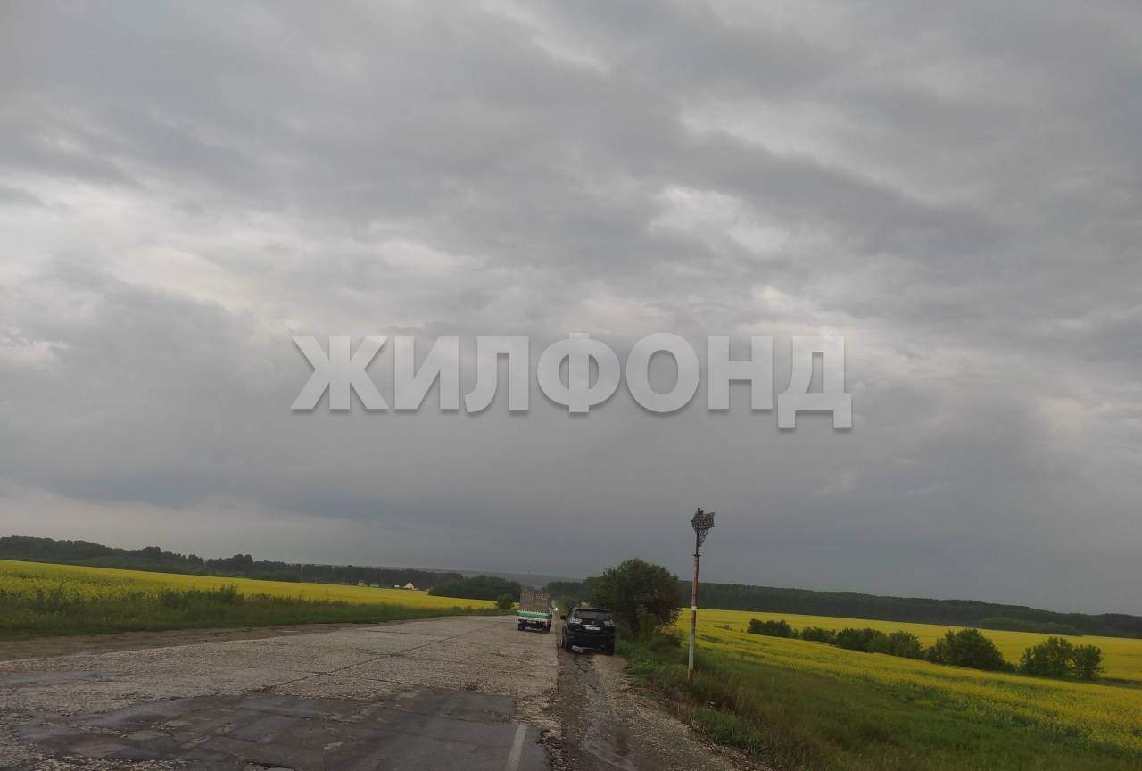 Продам земельный участок 800 м.кв.