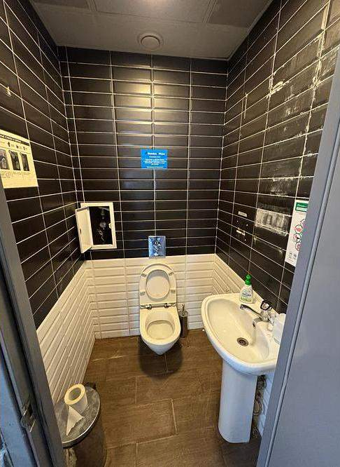 Фото: Торговое помещение 117.5 м2 в аренду test