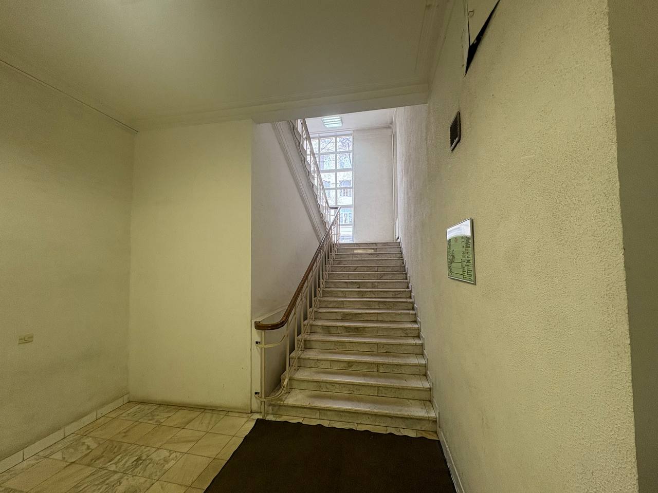 Сдам в аренду офис 198.5 м.кв.