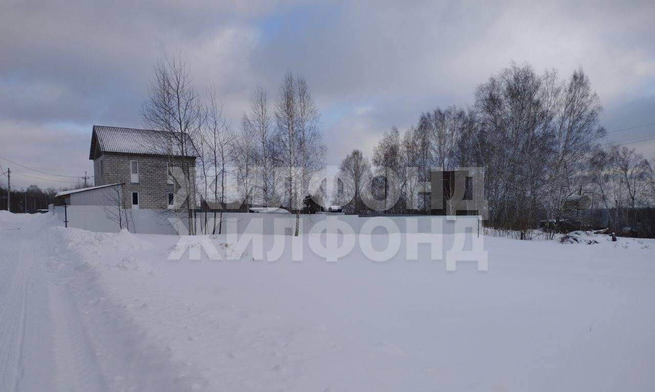 Продам земельный участок 1000 м.кв.