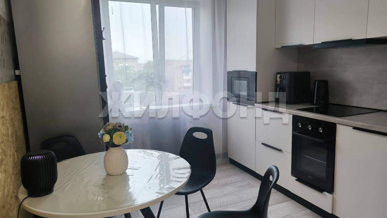 Квартира на продажу в Абакане, Пирятинская улица, 17А