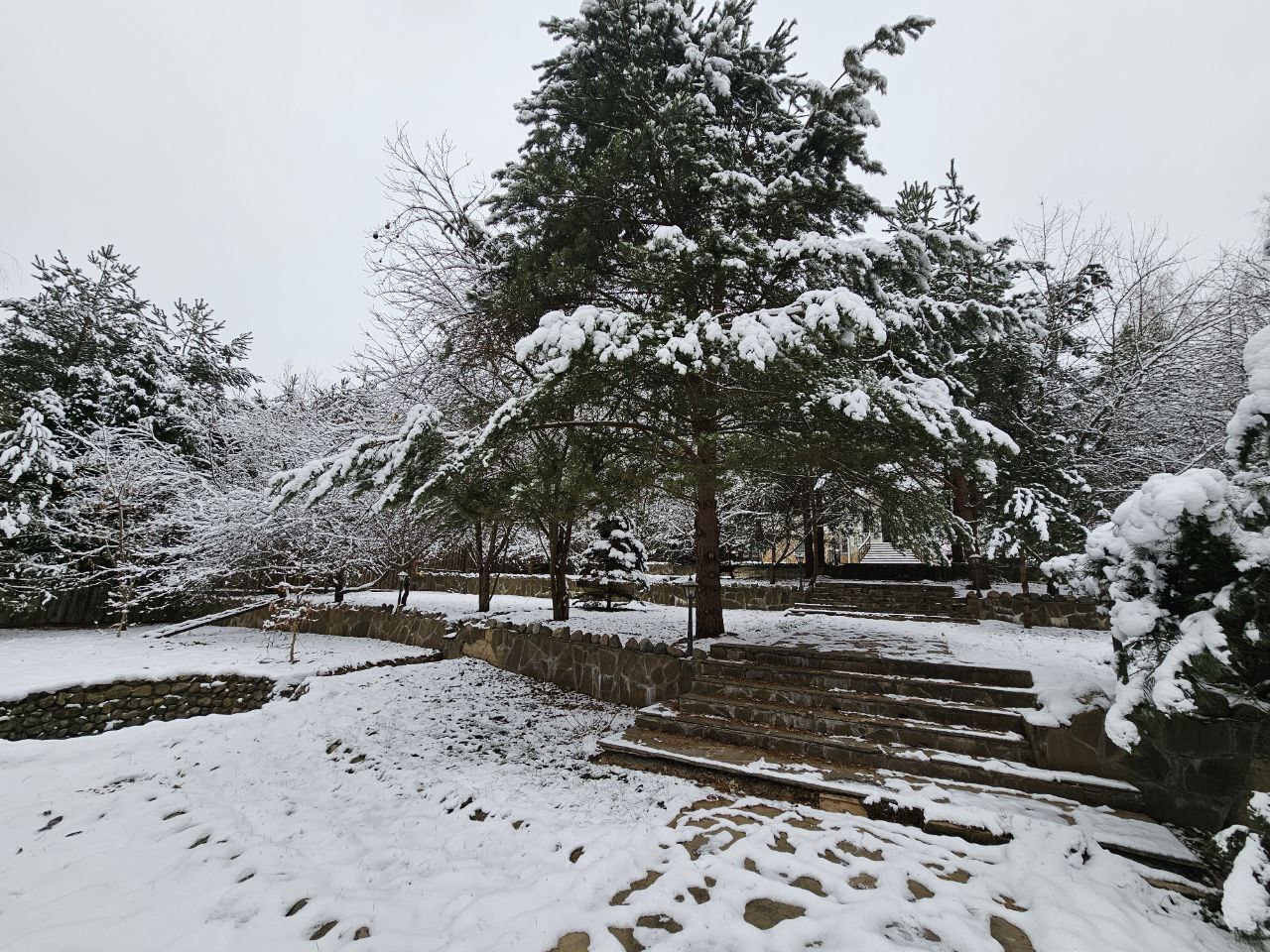 Продам земельный участок 2000 м.кв.