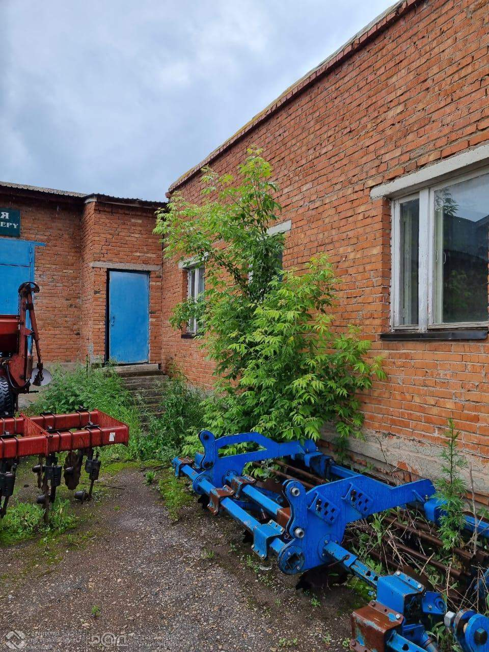 Продам торговое помещение 863.4 м.кв.