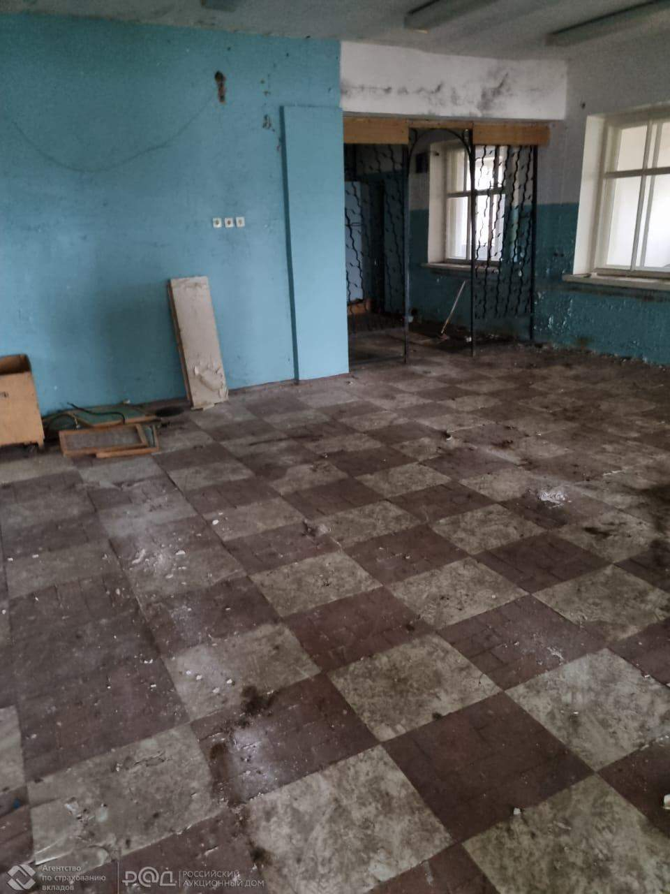 Продам торговое помещение 863.4 м.кв.