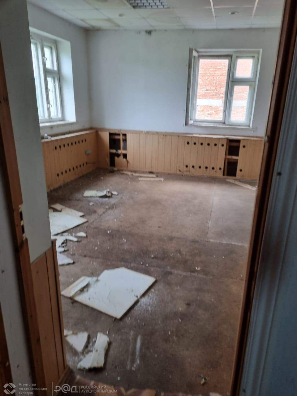 Продам торговое помещение 863.4 м.кв.