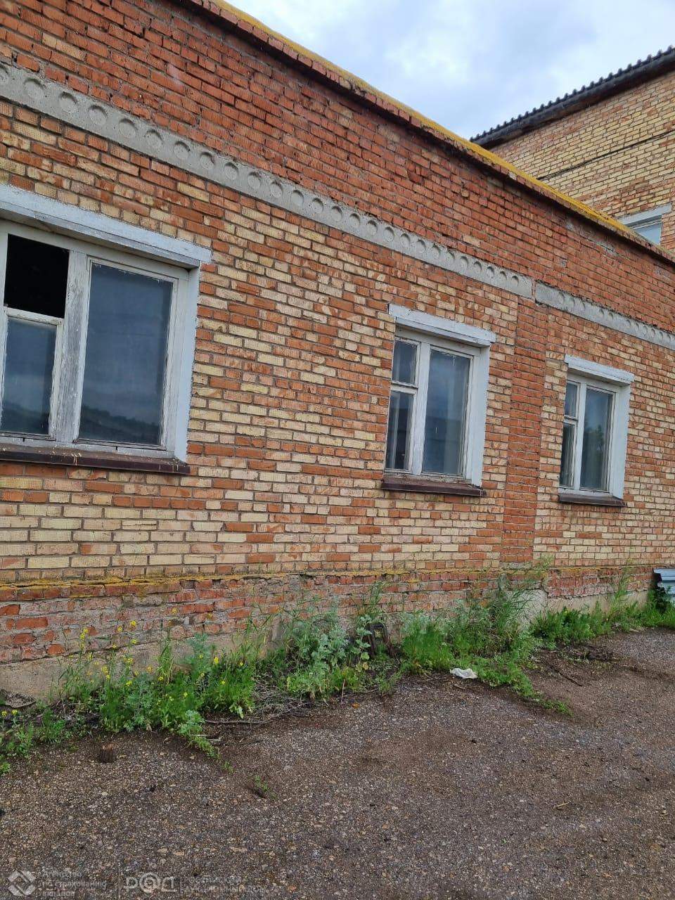 Продам торговое помещение 863.4 м.кв.