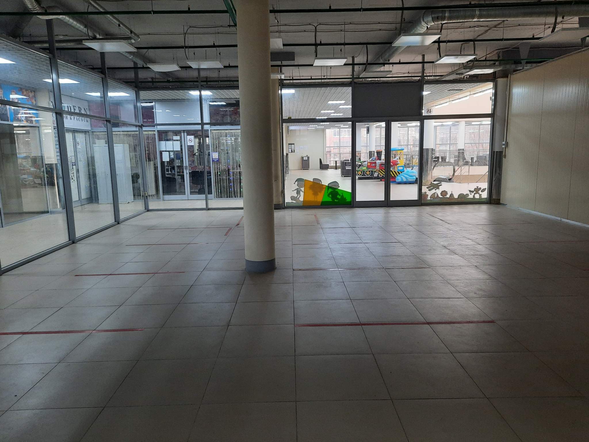 Фото: Торговое помещение 654 м2 в аренду test