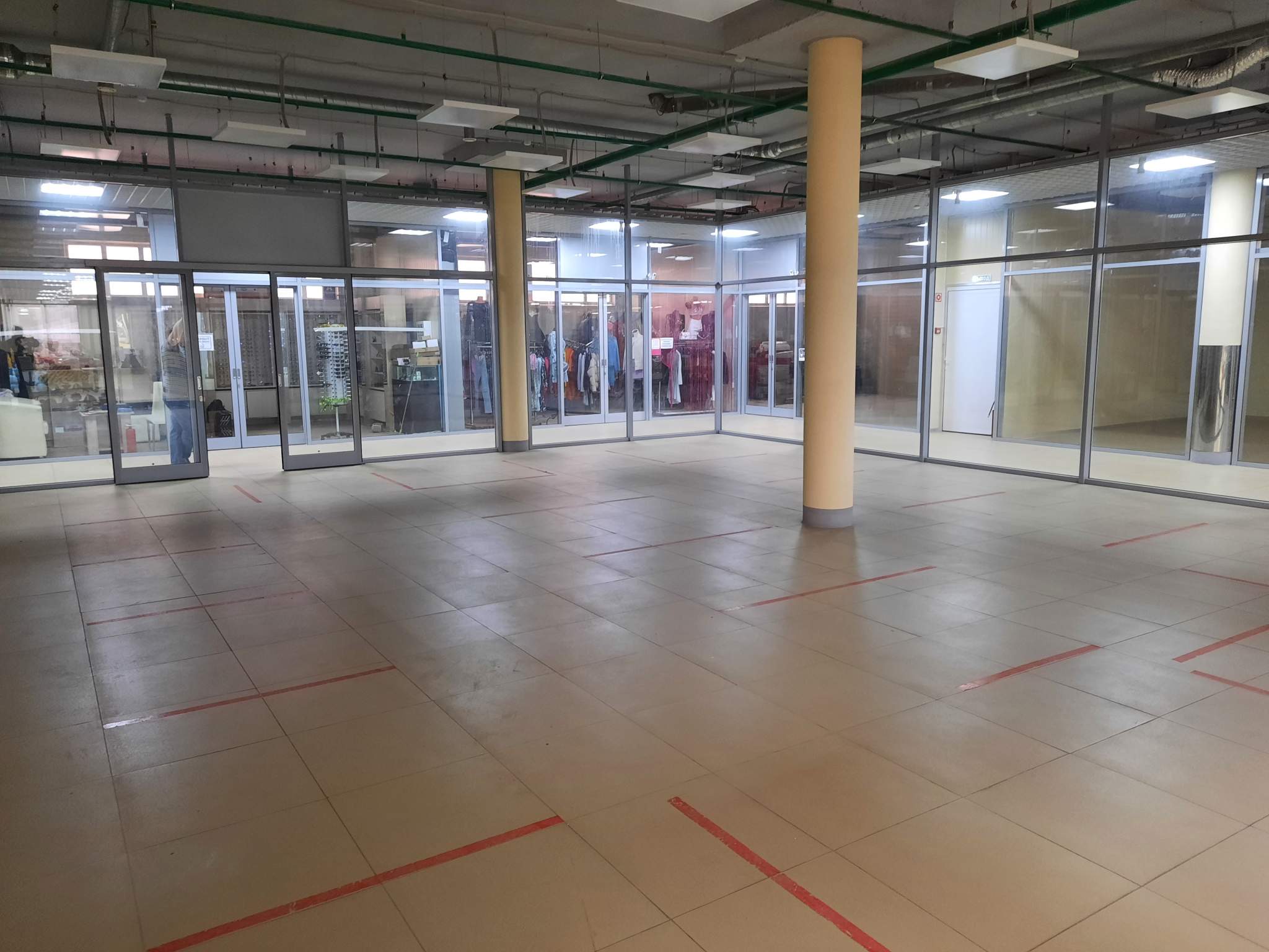 Фото: Торговое помещение 654 м2 в аренду test