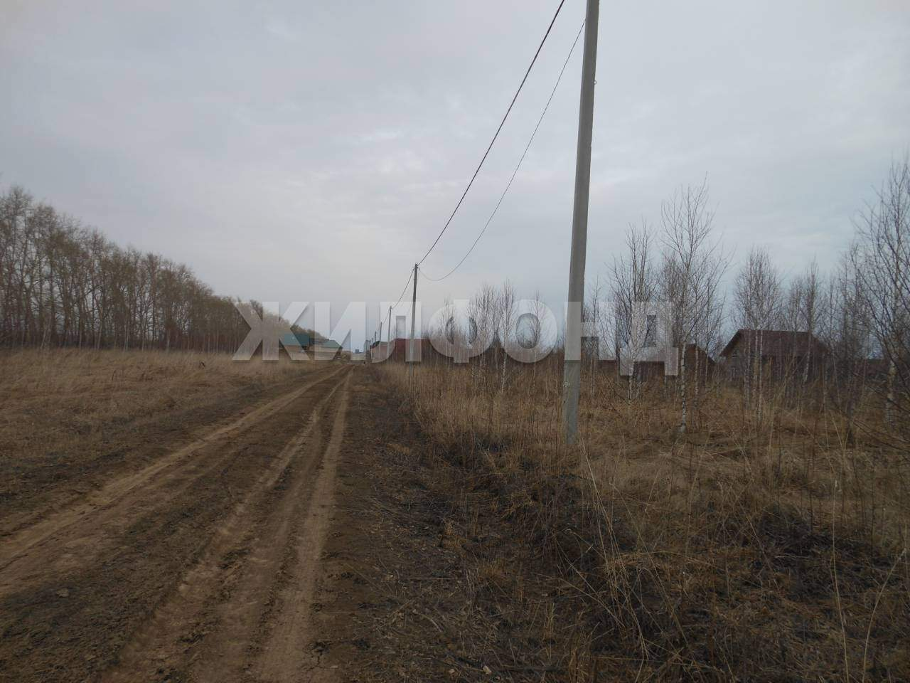 Продам земельный участок 734 м.кв.