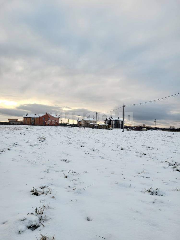 Продам земельный участок 1000 м.кв.