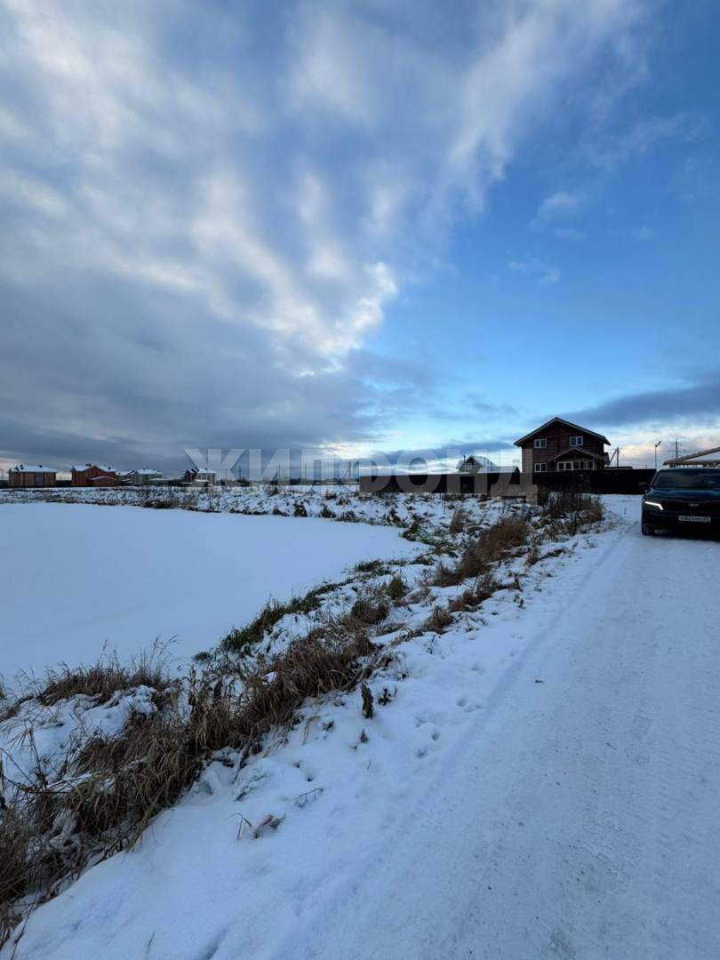 Продам земельный участок 1000 м.кв.