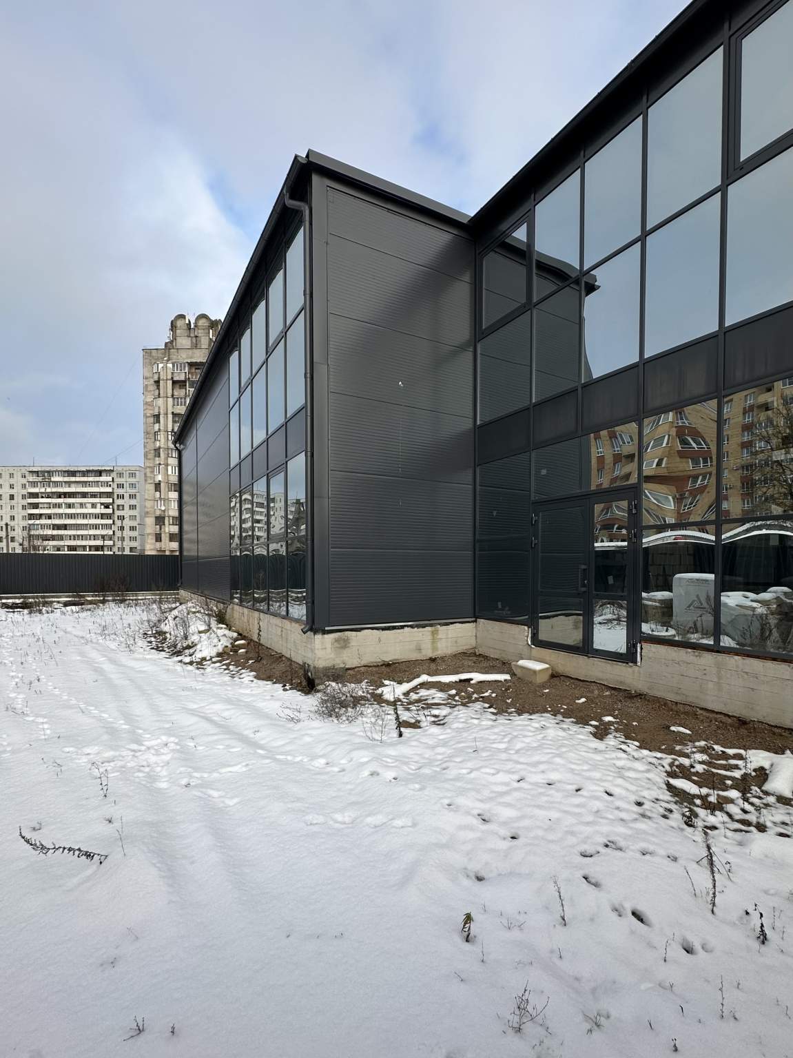 Продам торговое помещение 507.2 м.кв.