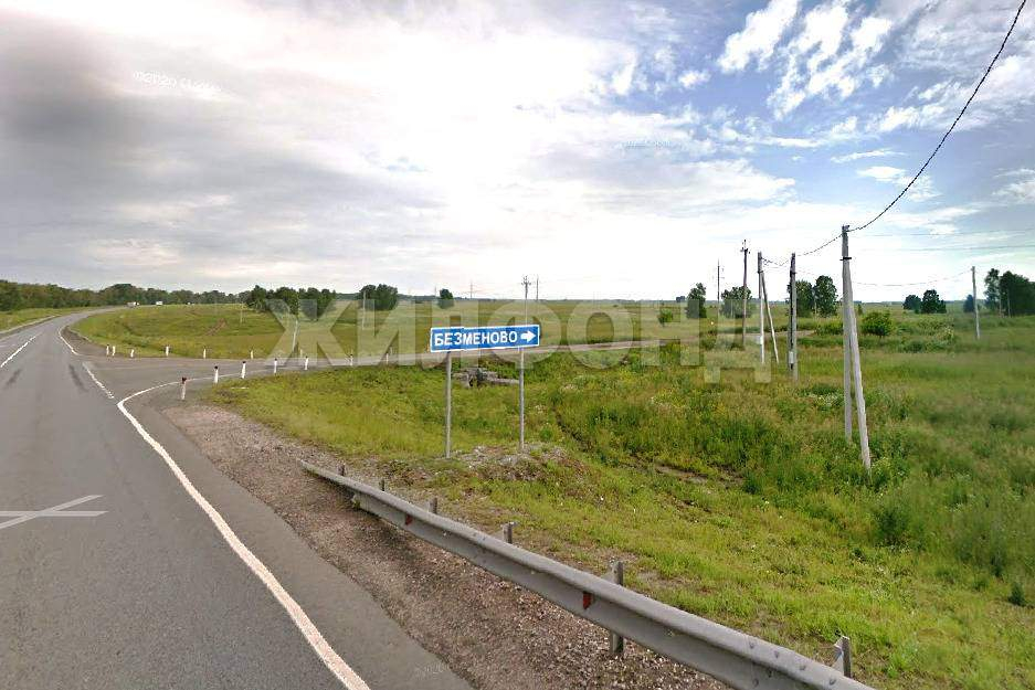 Продам земельный участок 2500 м.кв.