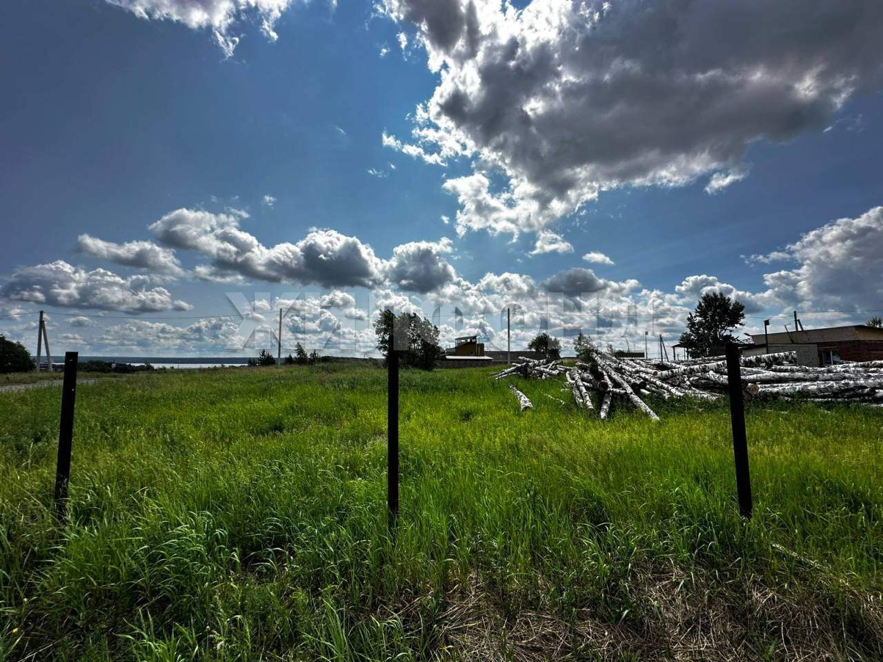 Продам земельный участок 1700 м.кв.