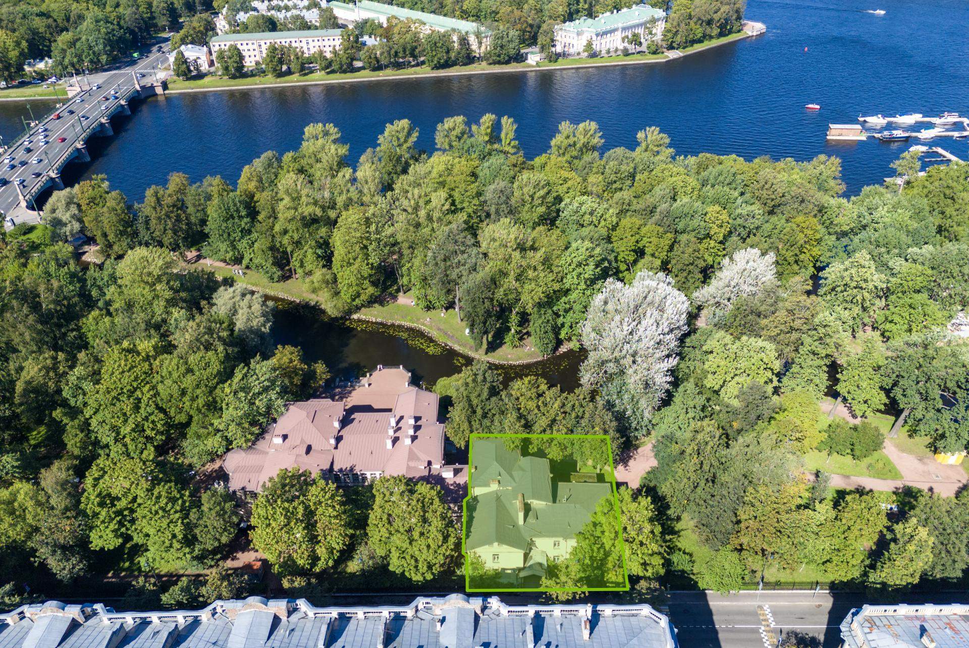 Продам торговое помещение 837.2 м.кв.