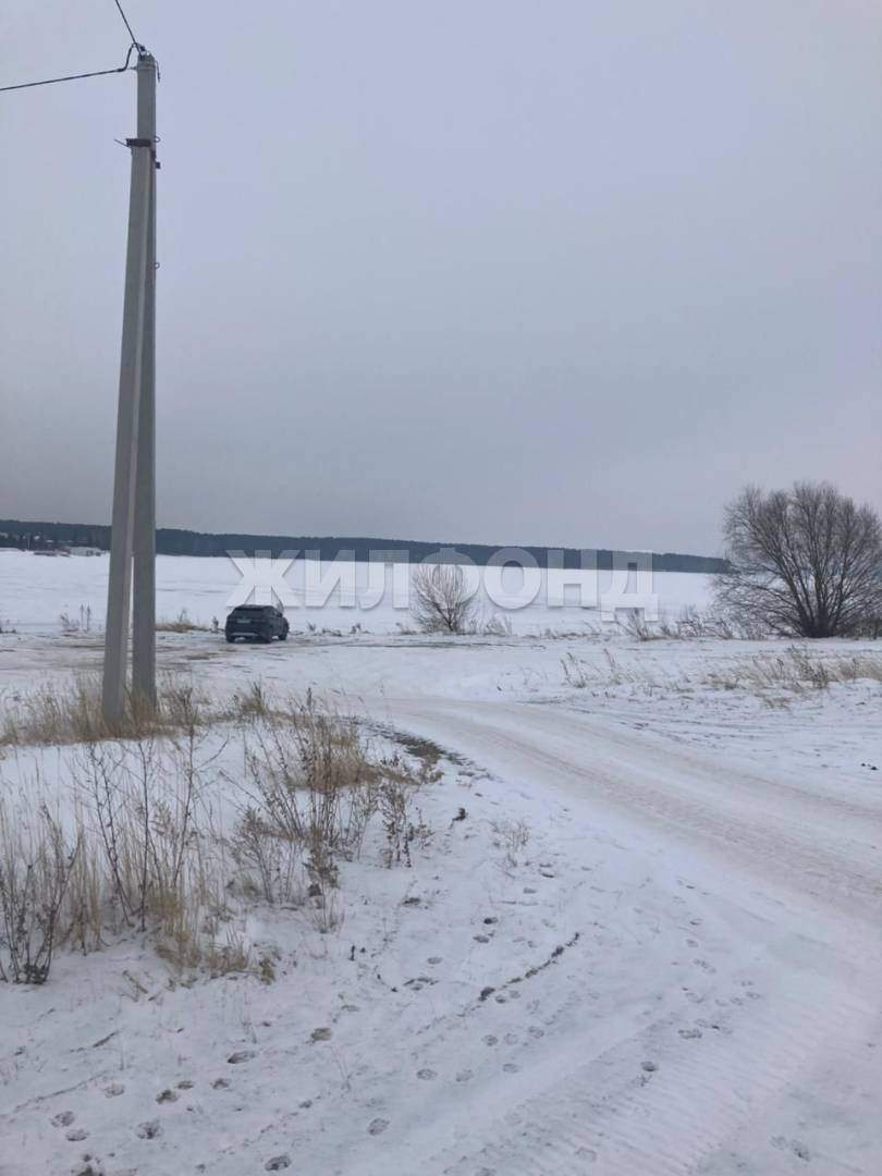 Продам земельный участок 1700 м.кв.