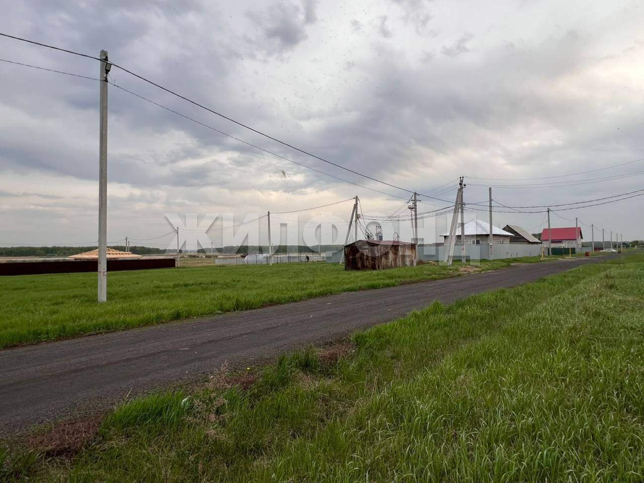 Продам земельный участок 750 м.кв.