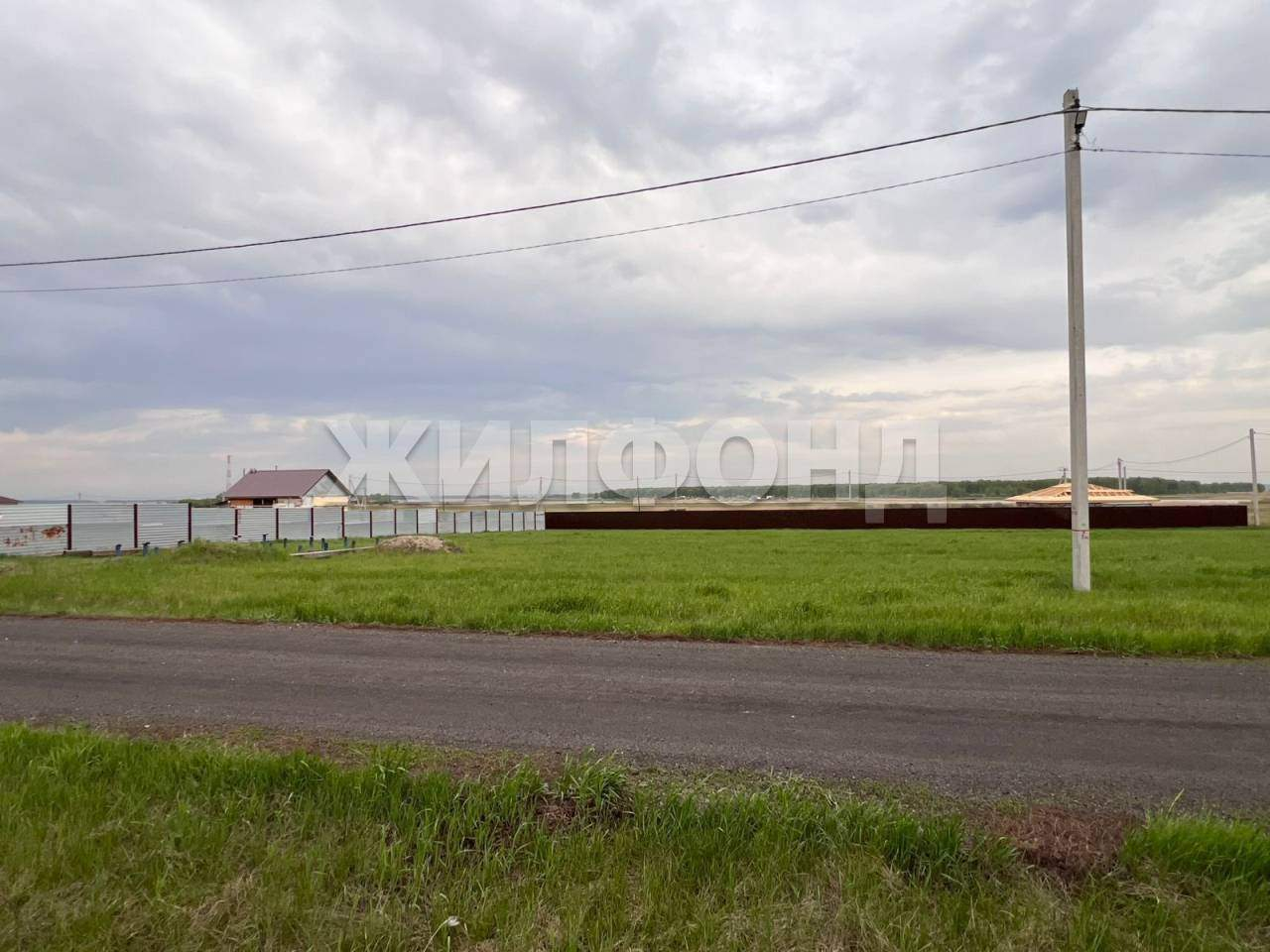 Продам земельный участок 750 м.кв.