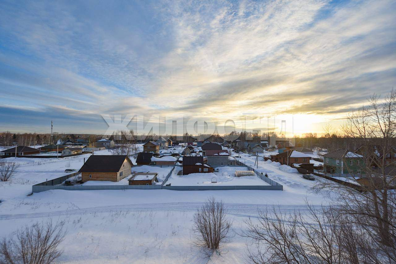 Продам земельный участок 1000 м.кв.