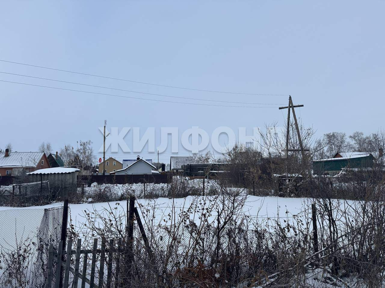 Продам земельный участок 600 м.кв.