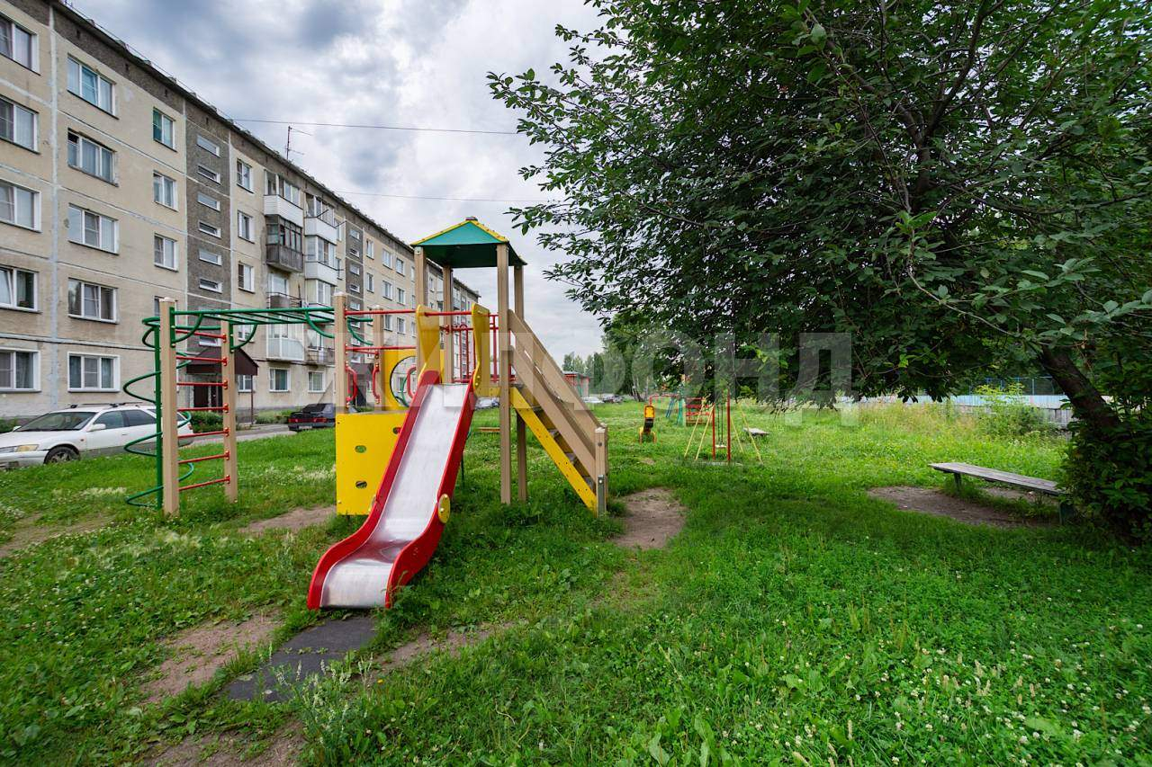 Продам земельный участок 1000 м.кв.