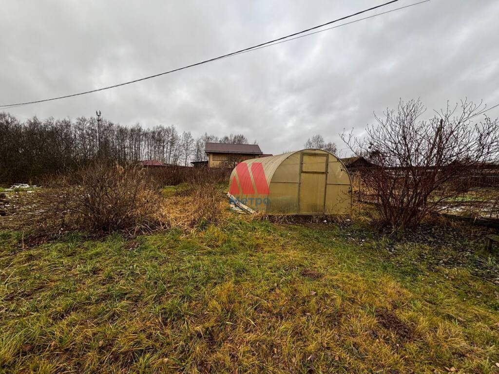 Продам земельный участок 1400 м.кв.