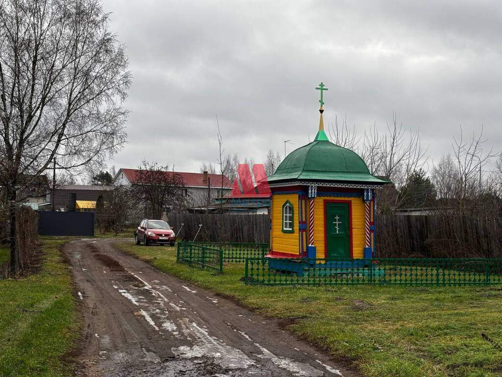 Продам земельный участок 1400 м.кв.