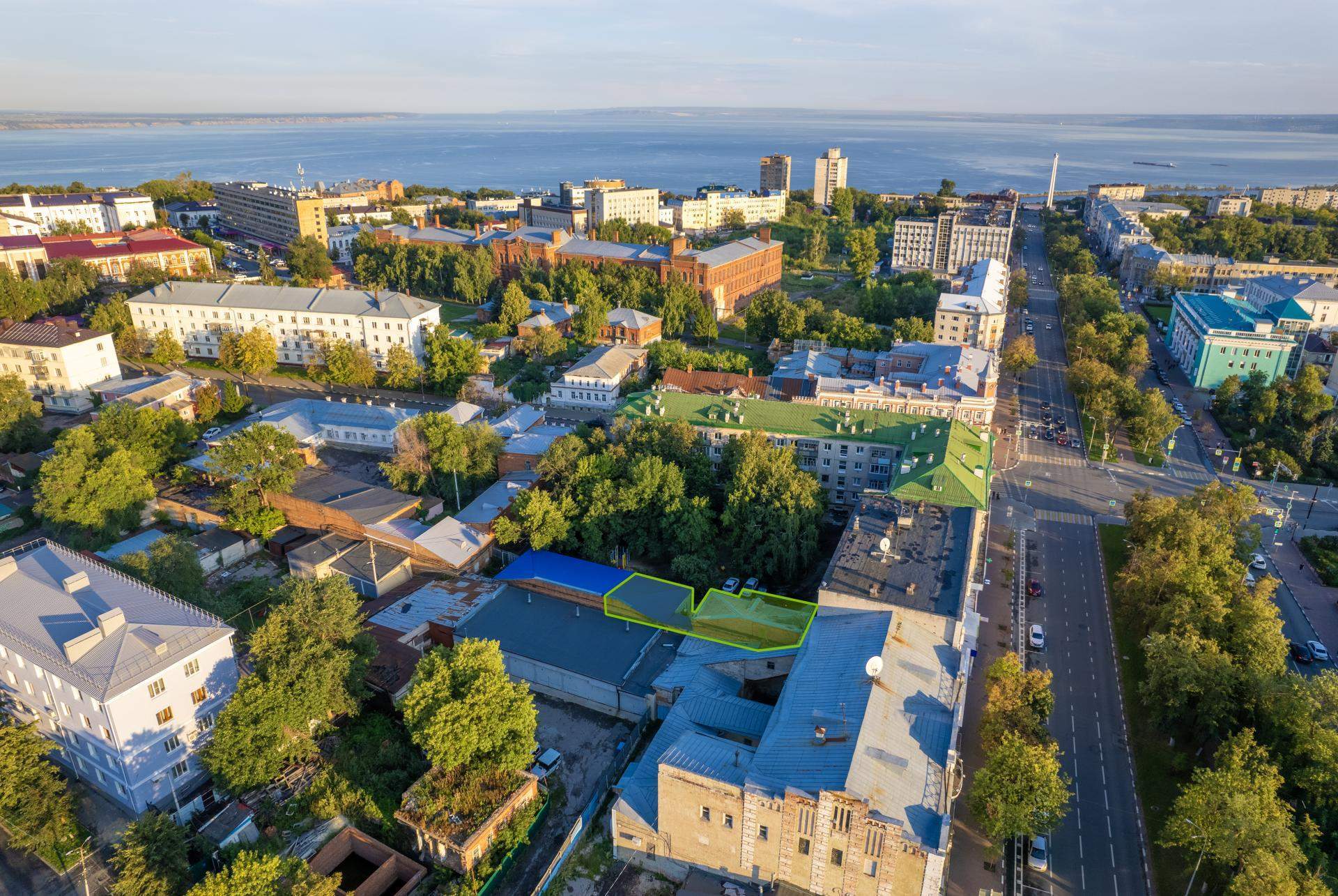 Продам торговое помещение 212.4 м.кв.