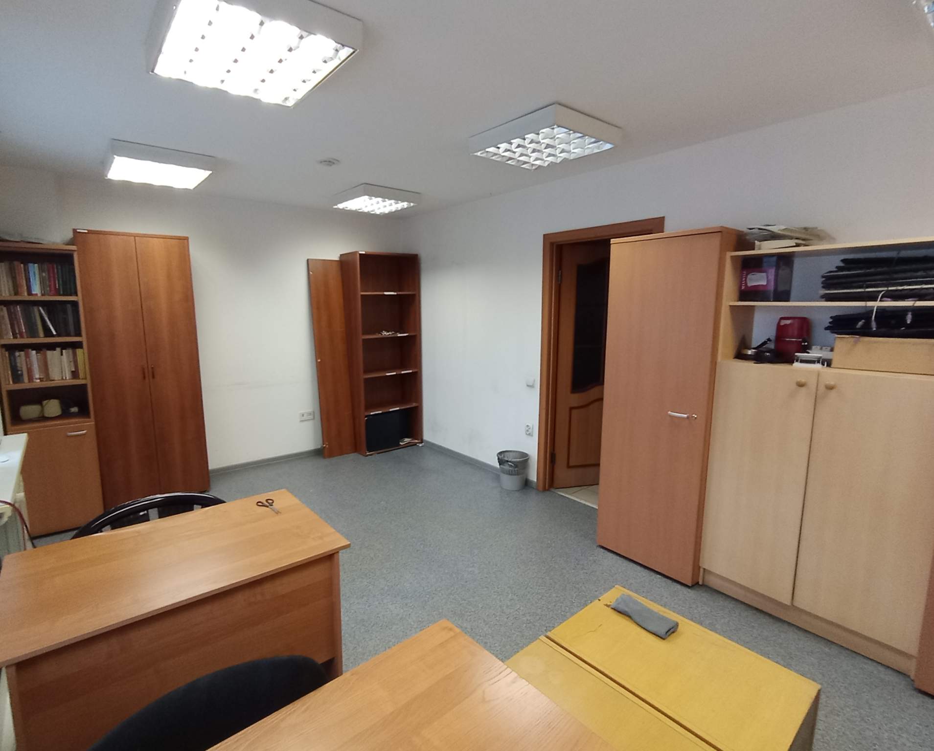 Продам торговое помещение 1630.7 м.кв.