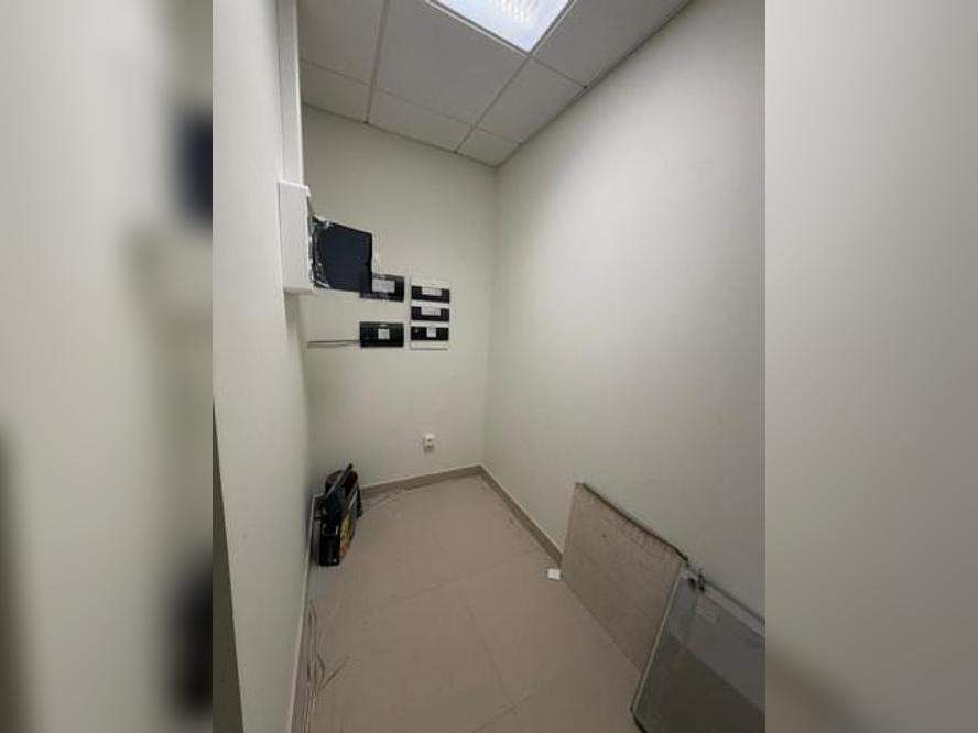 Фото: Торговое помещение 230.9 м2 в аренду test