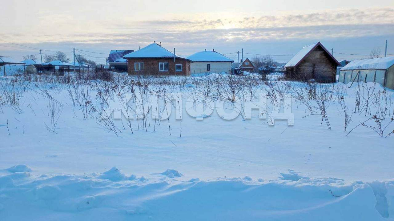 Продам земельный участок 1000 м.кв.