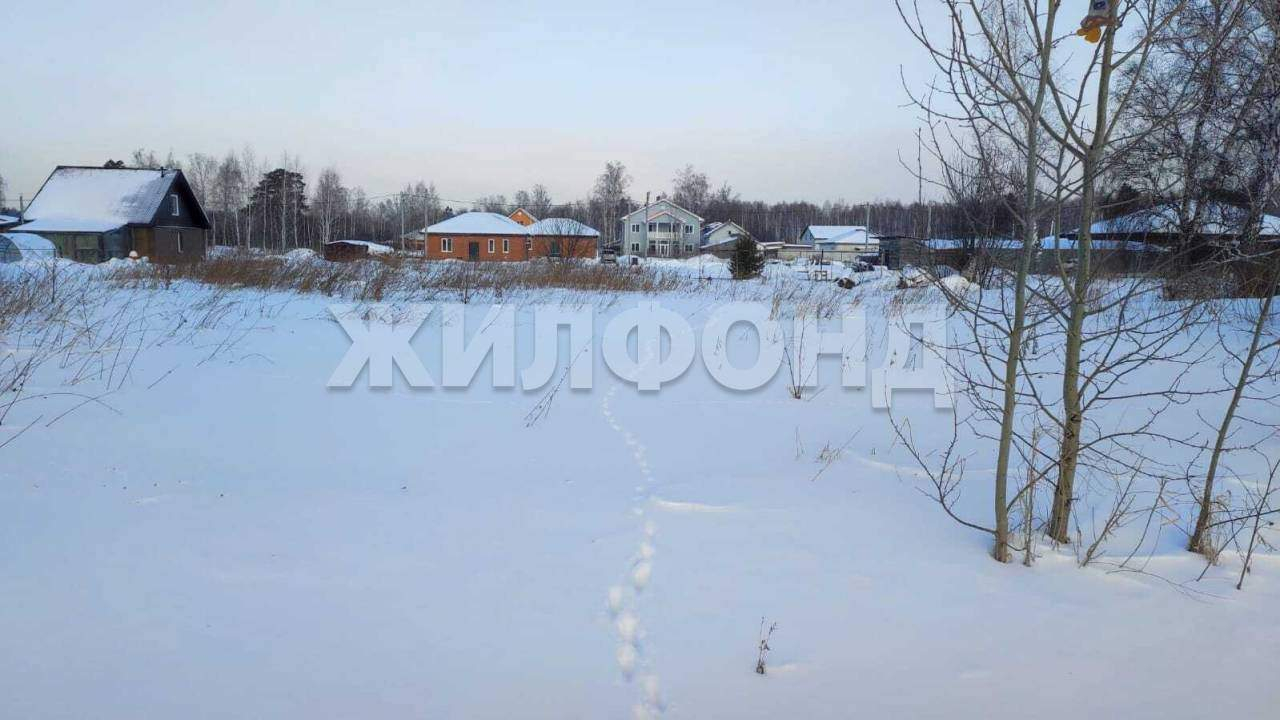 Продам земельный участок 1000 м.кв.