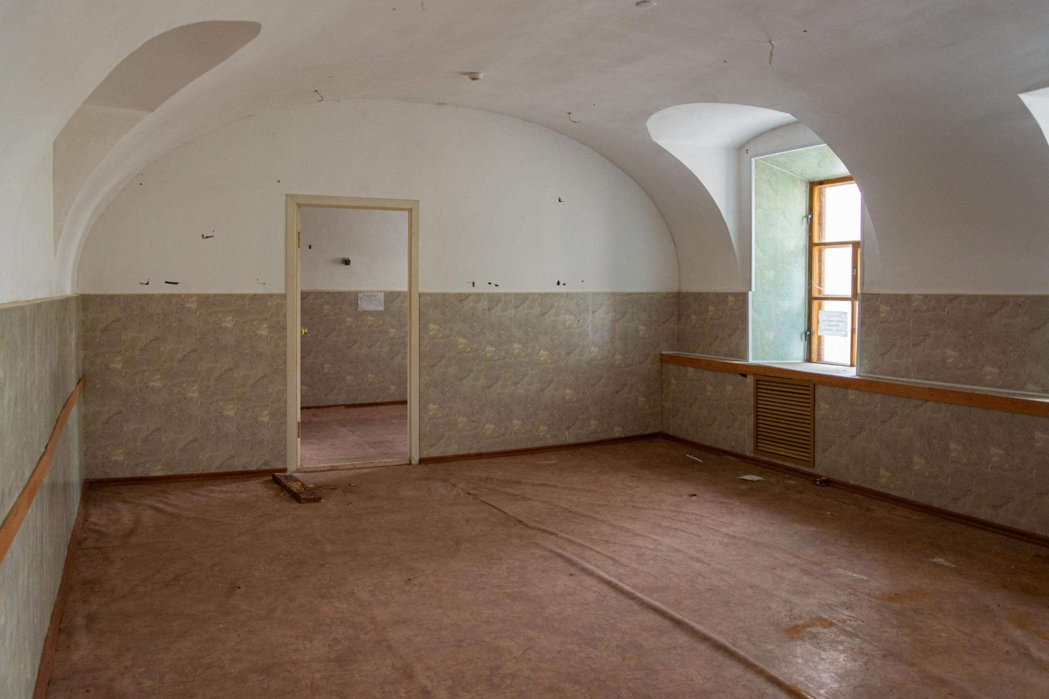 Продам торговое помещение 1591 м.кв.