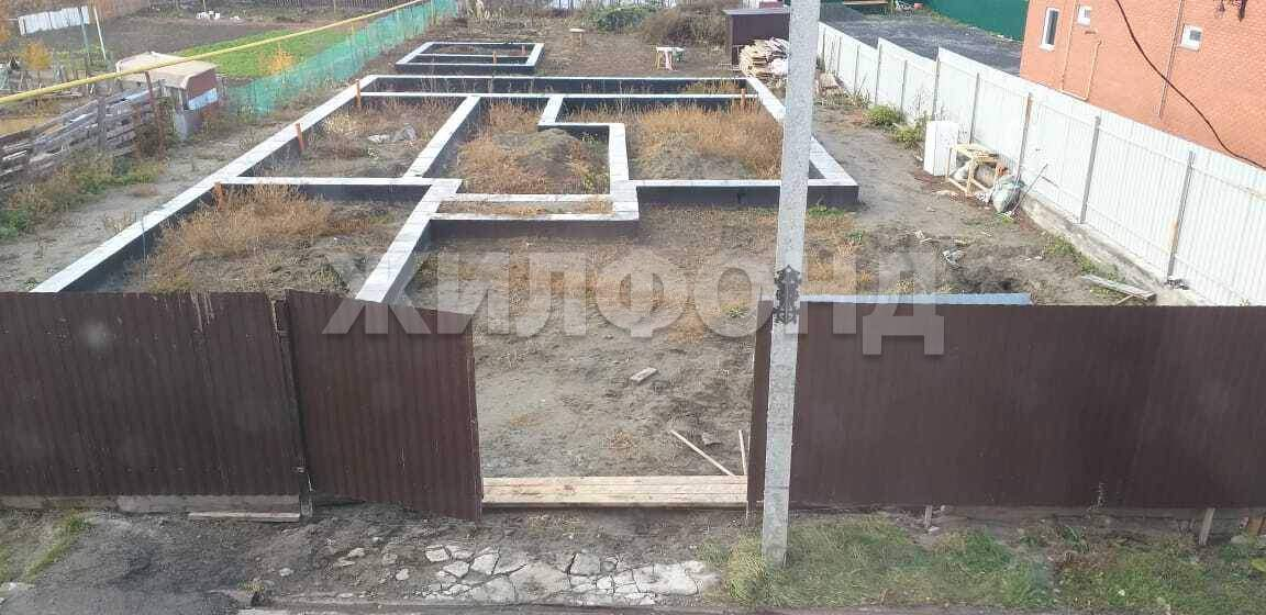 Продам земельный участок 1100 м.кв.