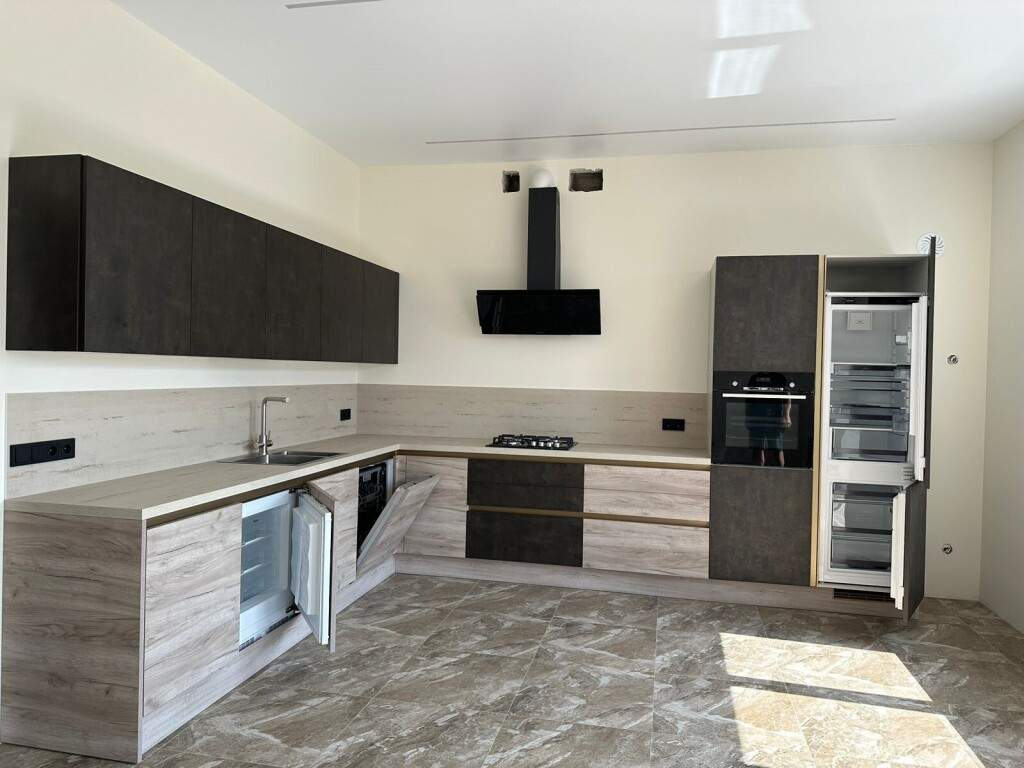 Дом на продажу в Краснодаре, им. Александра Назаренко улица, 18 фото №0