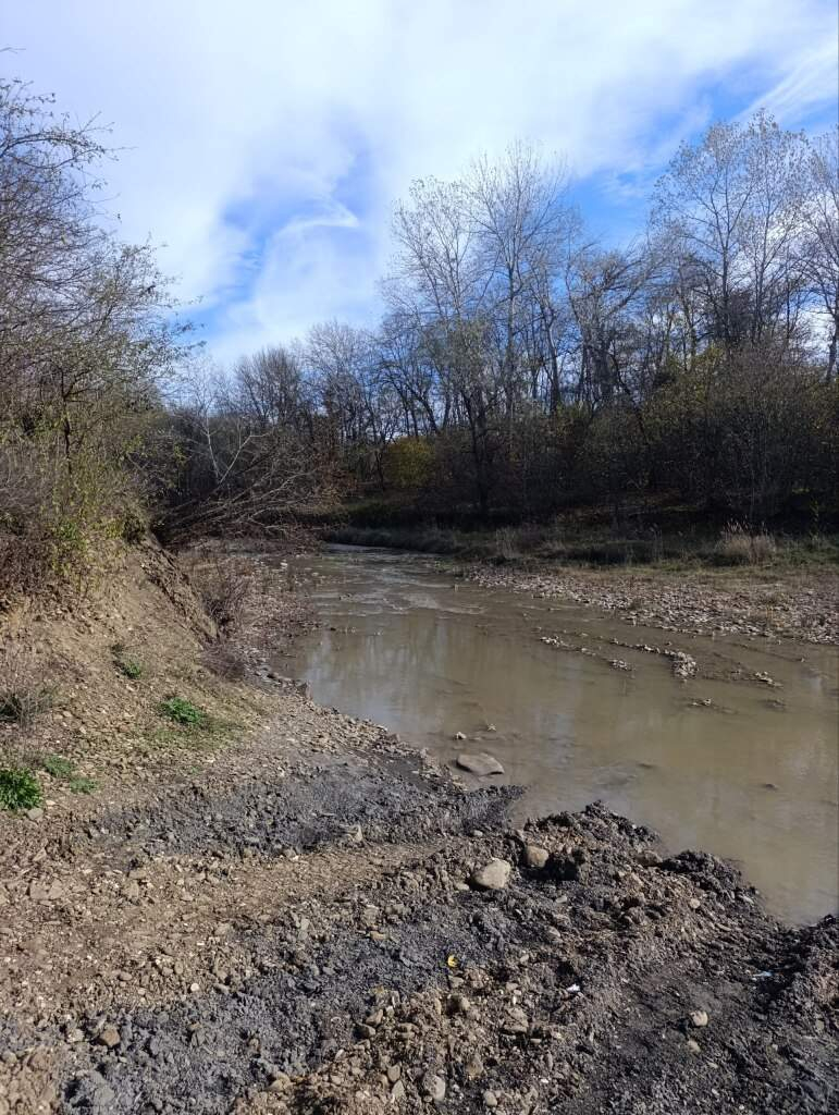 Продам земельный участок 1500 м.кв.