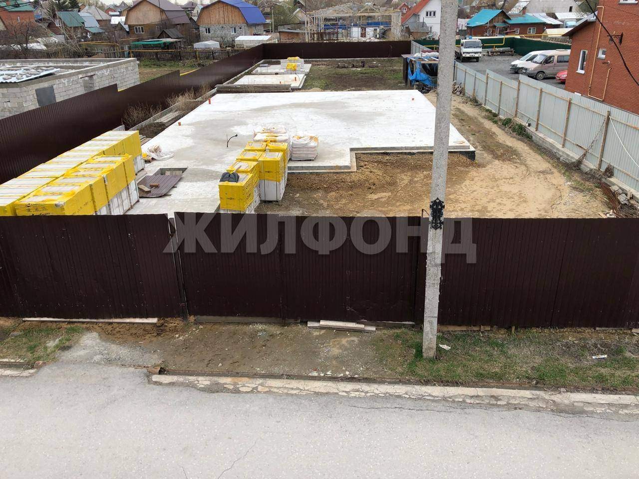 Продам земельный участок 1100 м.кв.