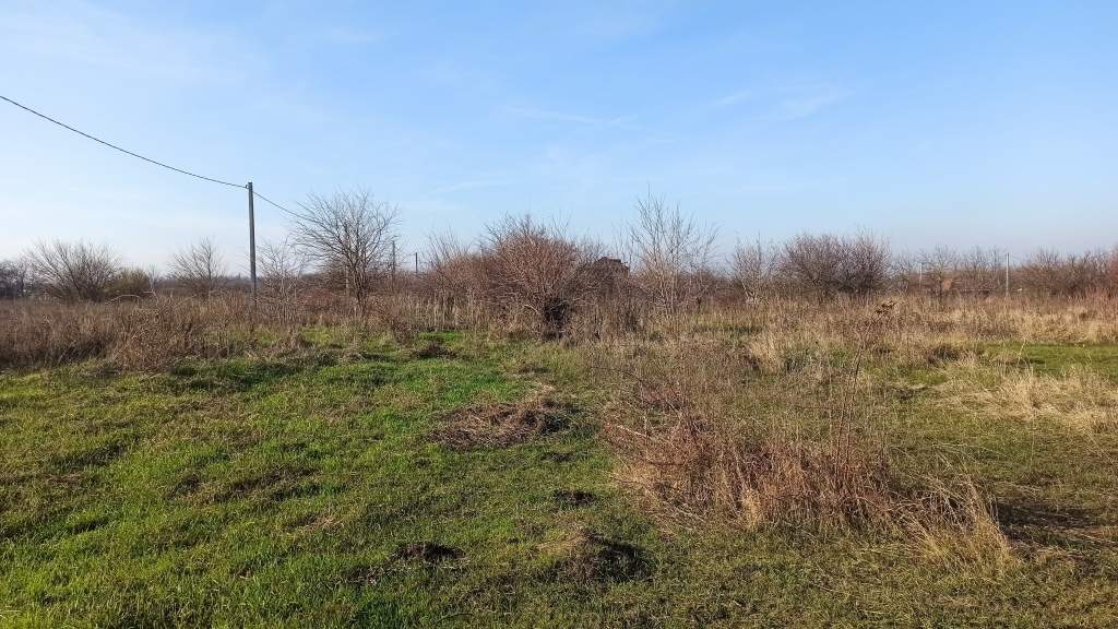 Продам земельный участок 2500 м.кв.