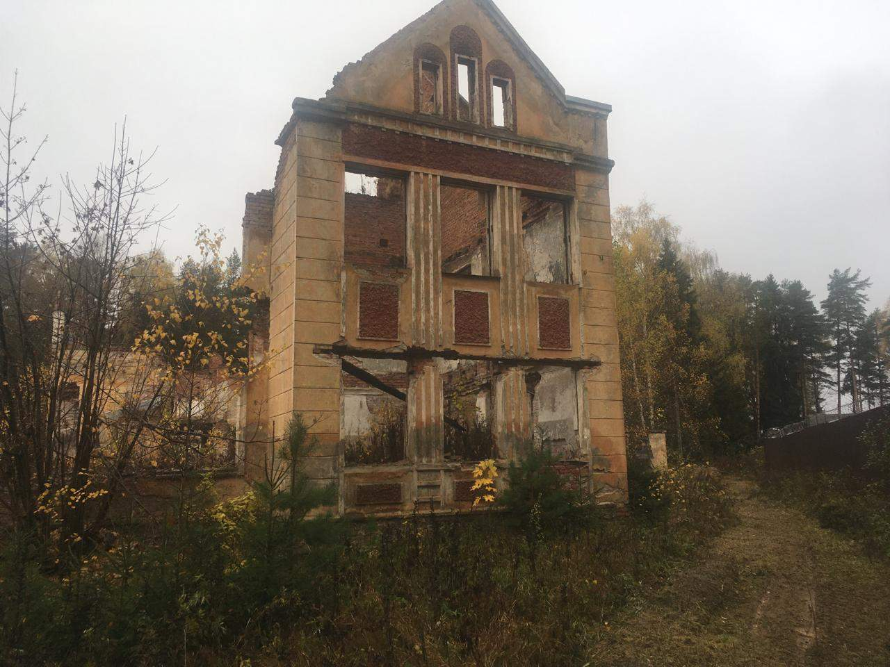 Продам торговое помещение 4945 м.кв.