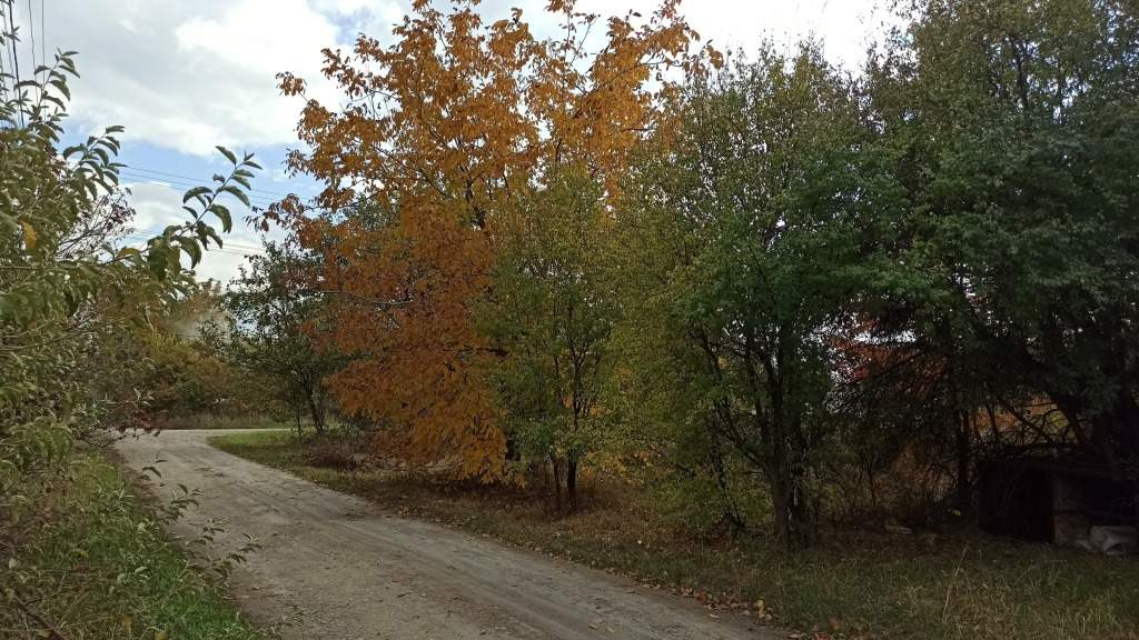 Продам земельный участок 600 м.кв.