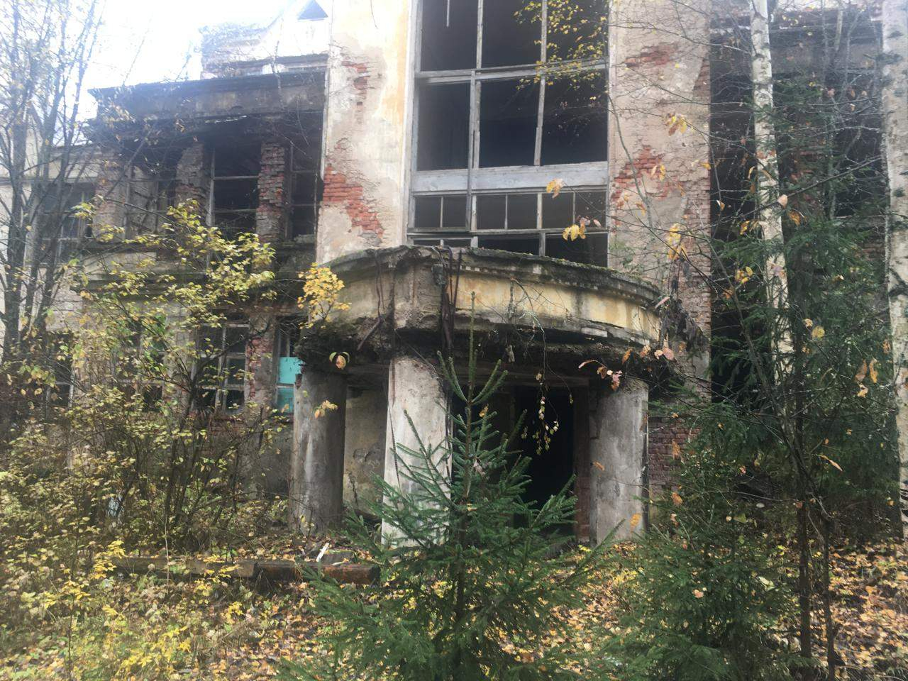 Продам торговое помещение 4945 м.кв.