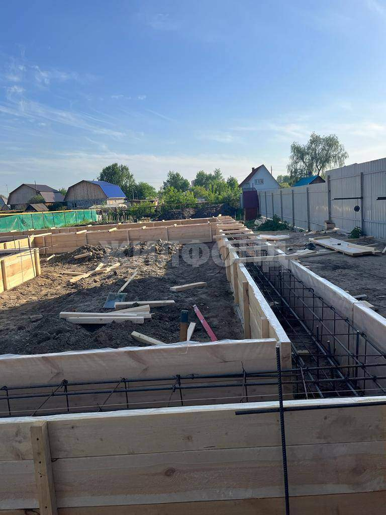 Продам земельный участок 1100 м.кв.