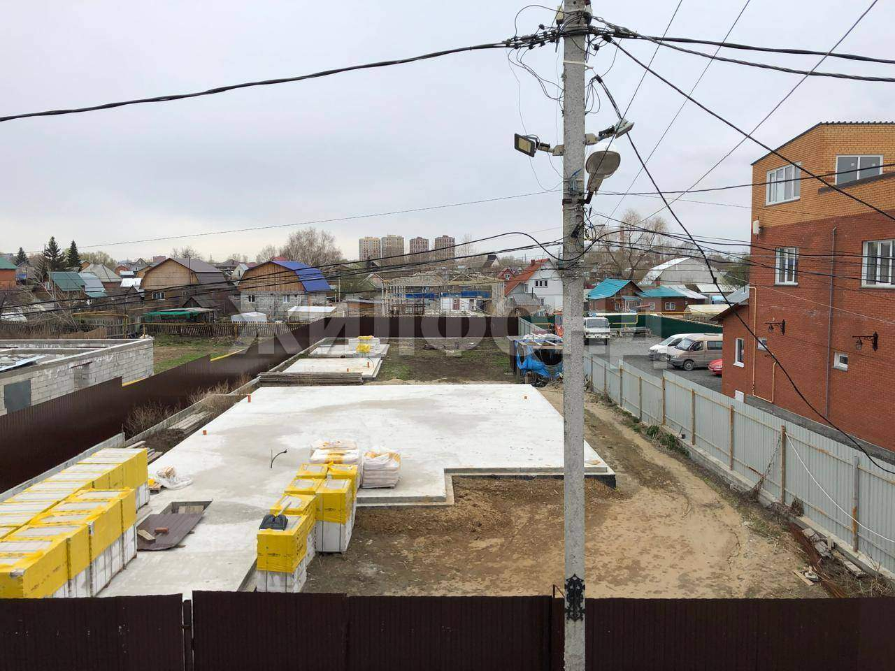 Продам земельный участок 1100 м.кв.