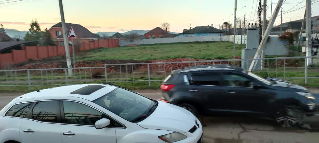 Продам земельный участок 832 м.кв.