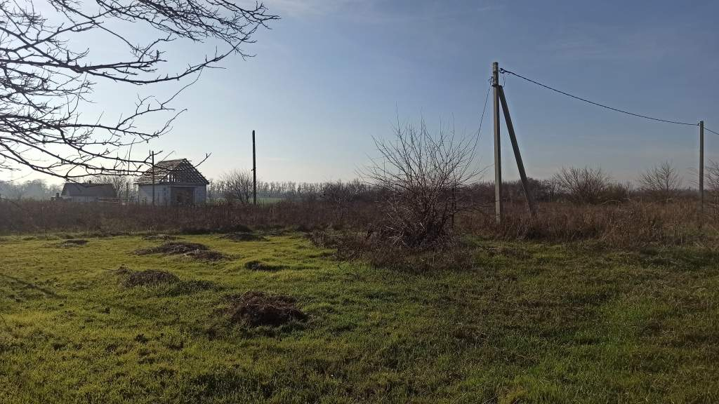 Продам земельный участок 2500 м.кв.